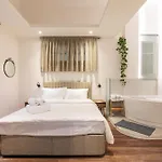 Couple-in Magical With Jacuzzi * Thessaloniki