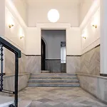 Couple-in Magical With Jacuzzi Apartment Thessaloniki