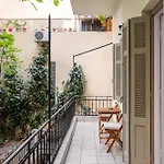 Couple-in Magical With Jacuzzi Apartment Thessaloniki