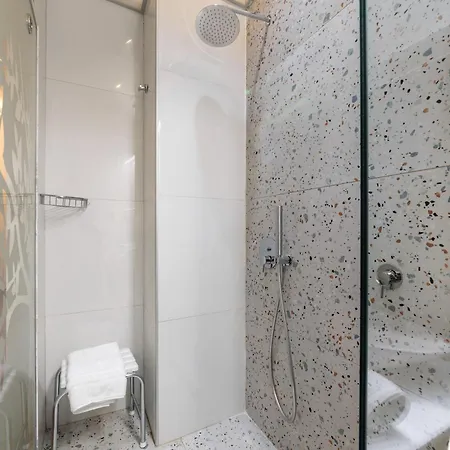 Daire Couple-in Magical With Jacuzzi