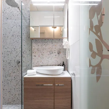 Daire Couple-in Magical With Jacuzzi *