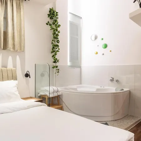 Couple-in Magical With Jacuzzi *