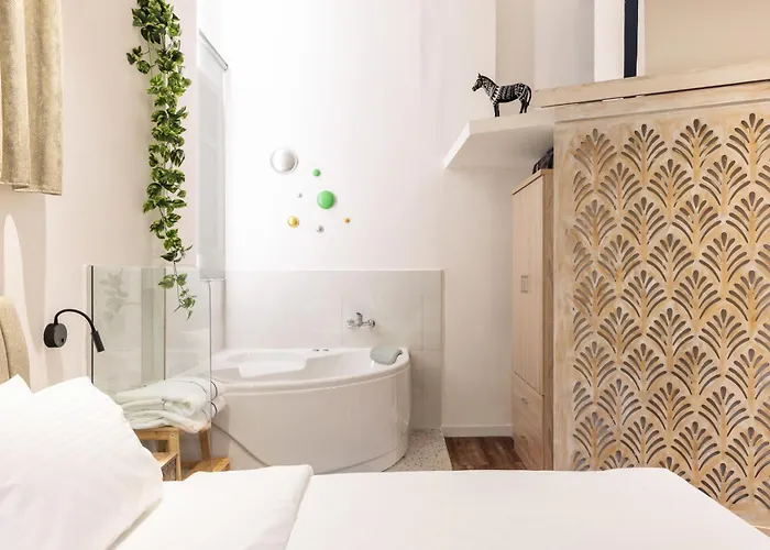 Couple-in Magical With Jacuzzi Daire